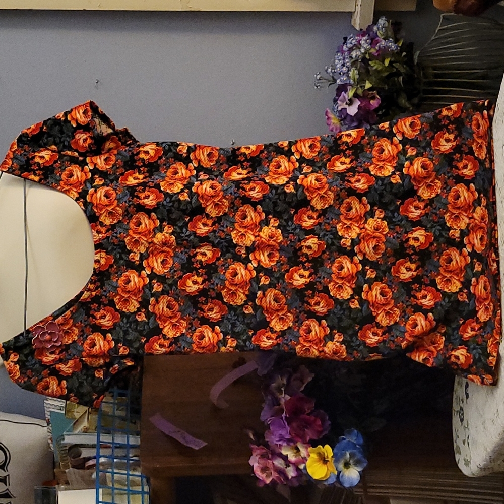 Rue 21 dress~lapel pin